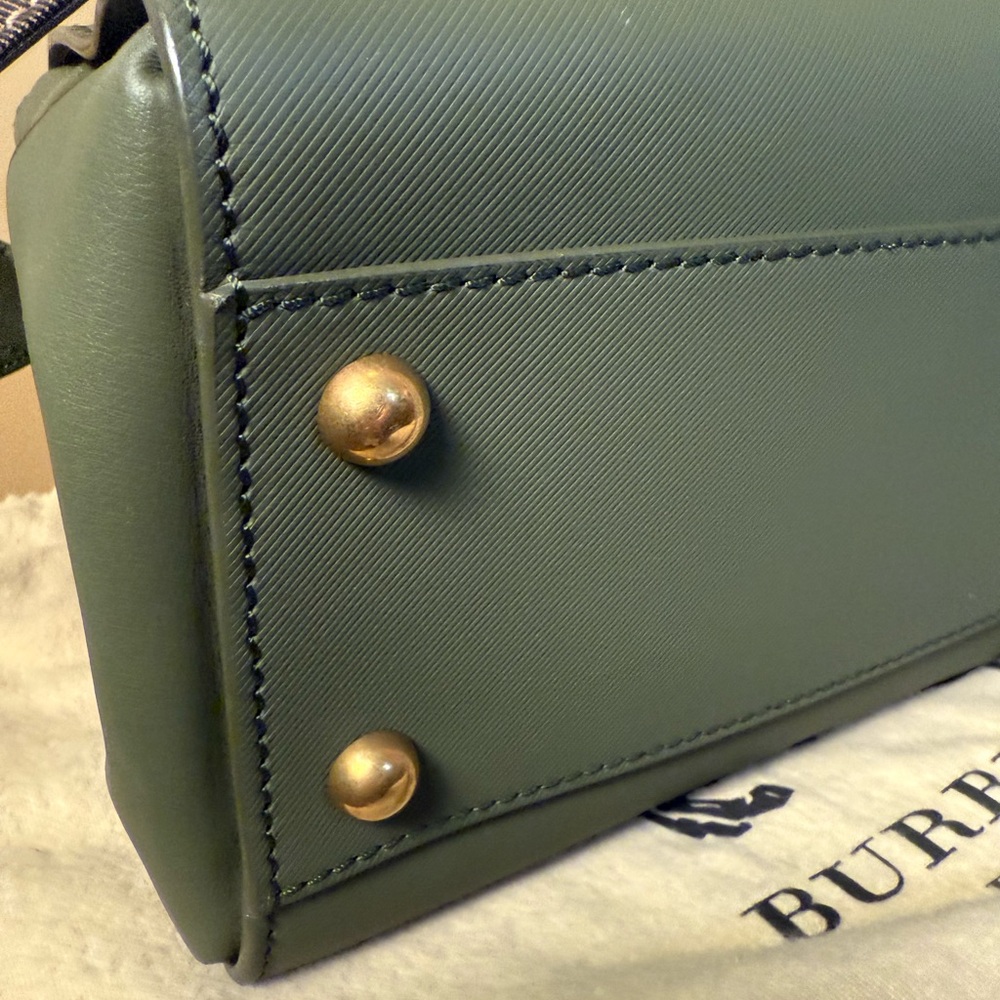 Burberry Sage Green Satchel with Plaid Strap - Picture 4 of 7